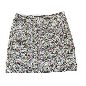 Loft Womens/Teen Floral Mini Skirt Size 6 Petite Floral white lace 3D design